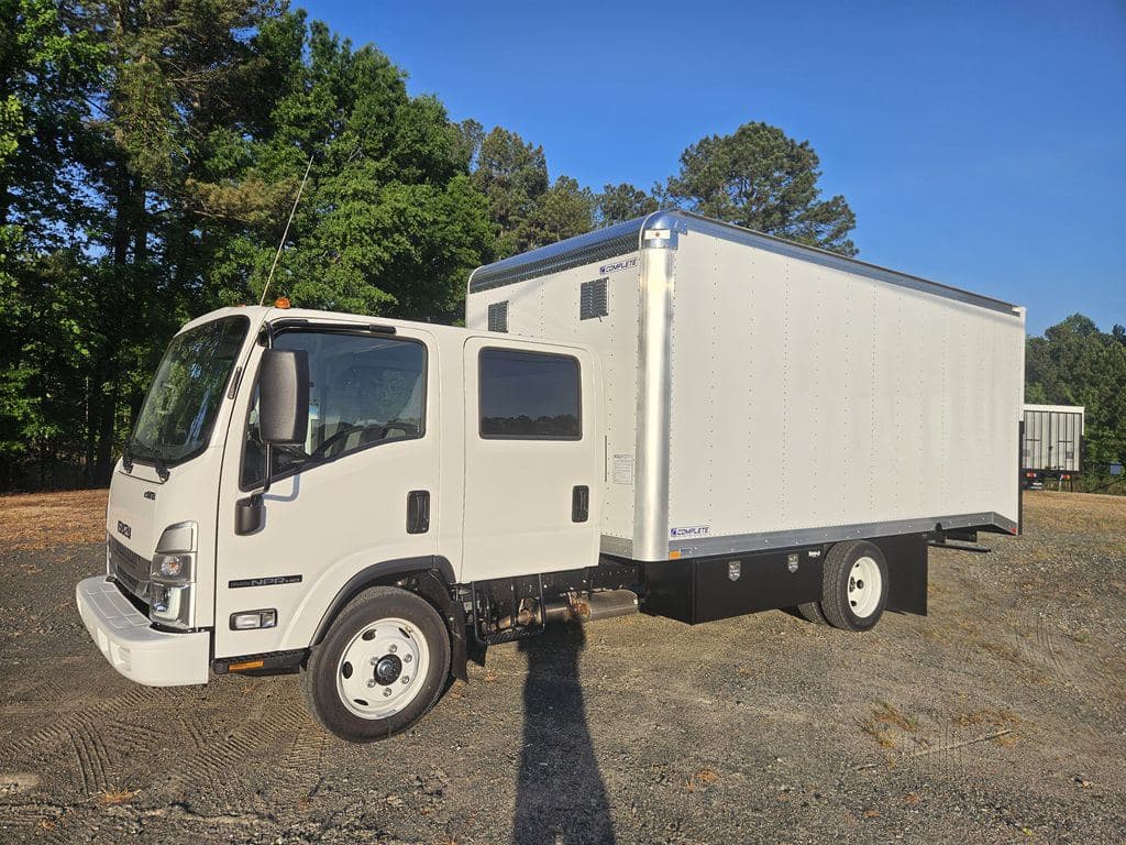 New 2027 ISUZU NPR-HD image 2