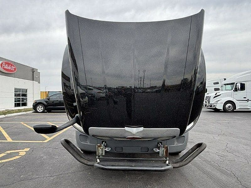 2021 Peterbilt 579 image 6