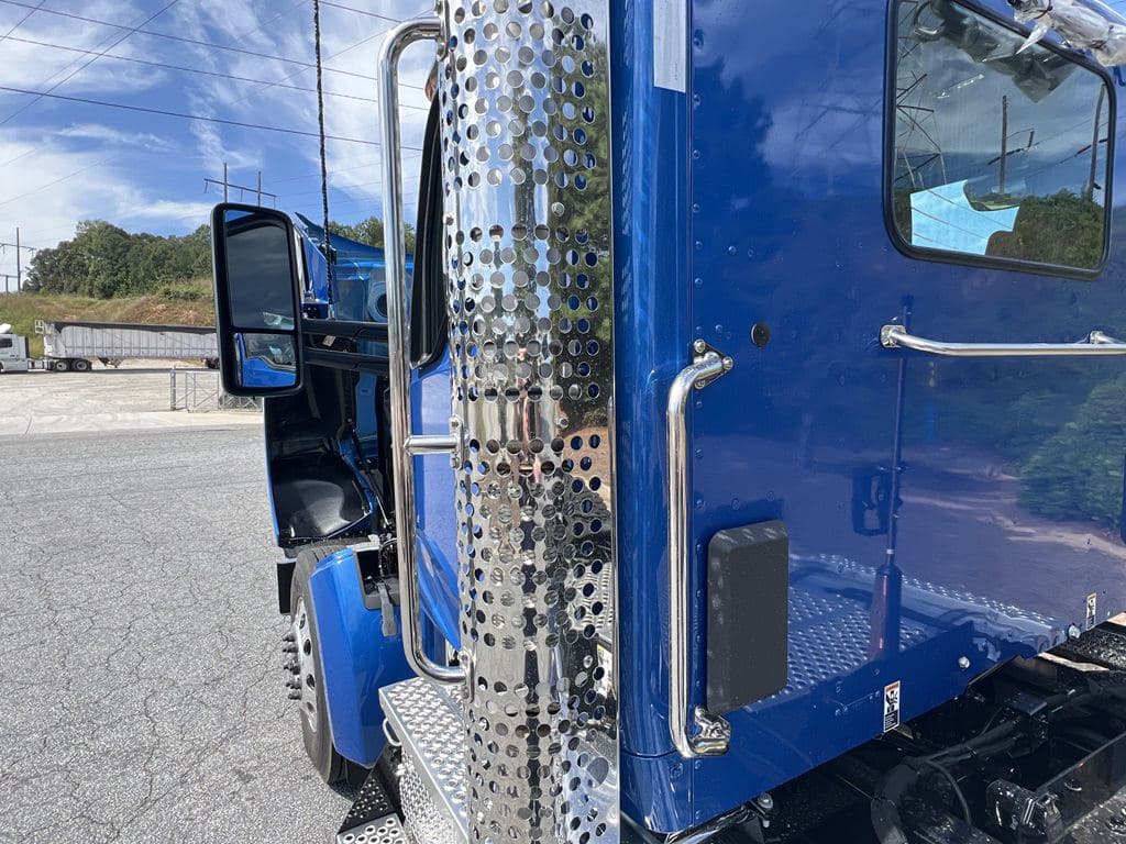 New 2026 KENWORTH W990 image 18