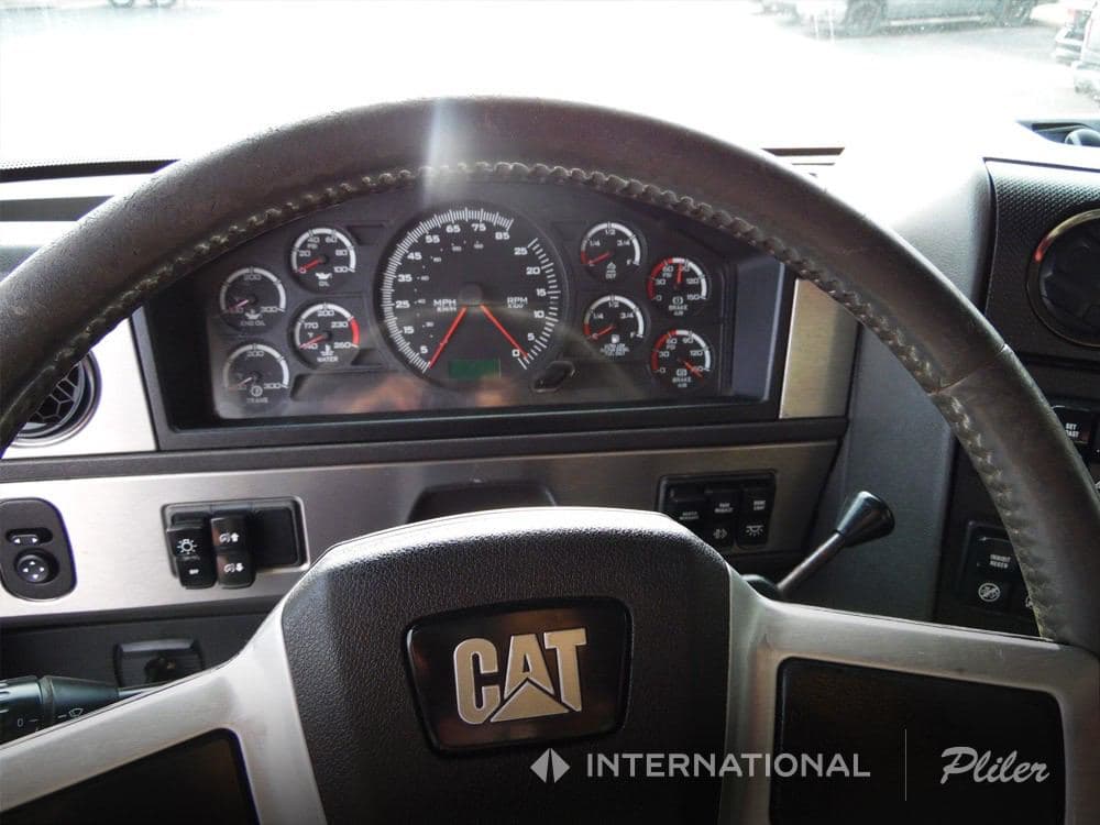 2016 CATERPILLAR CT660S Dump Truck (GN292961) image 9