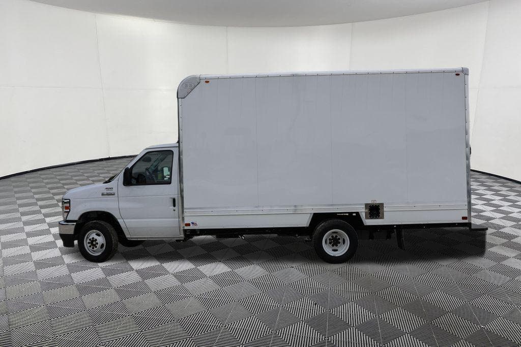 2026 Ford E-350SD Base Box Van image 10