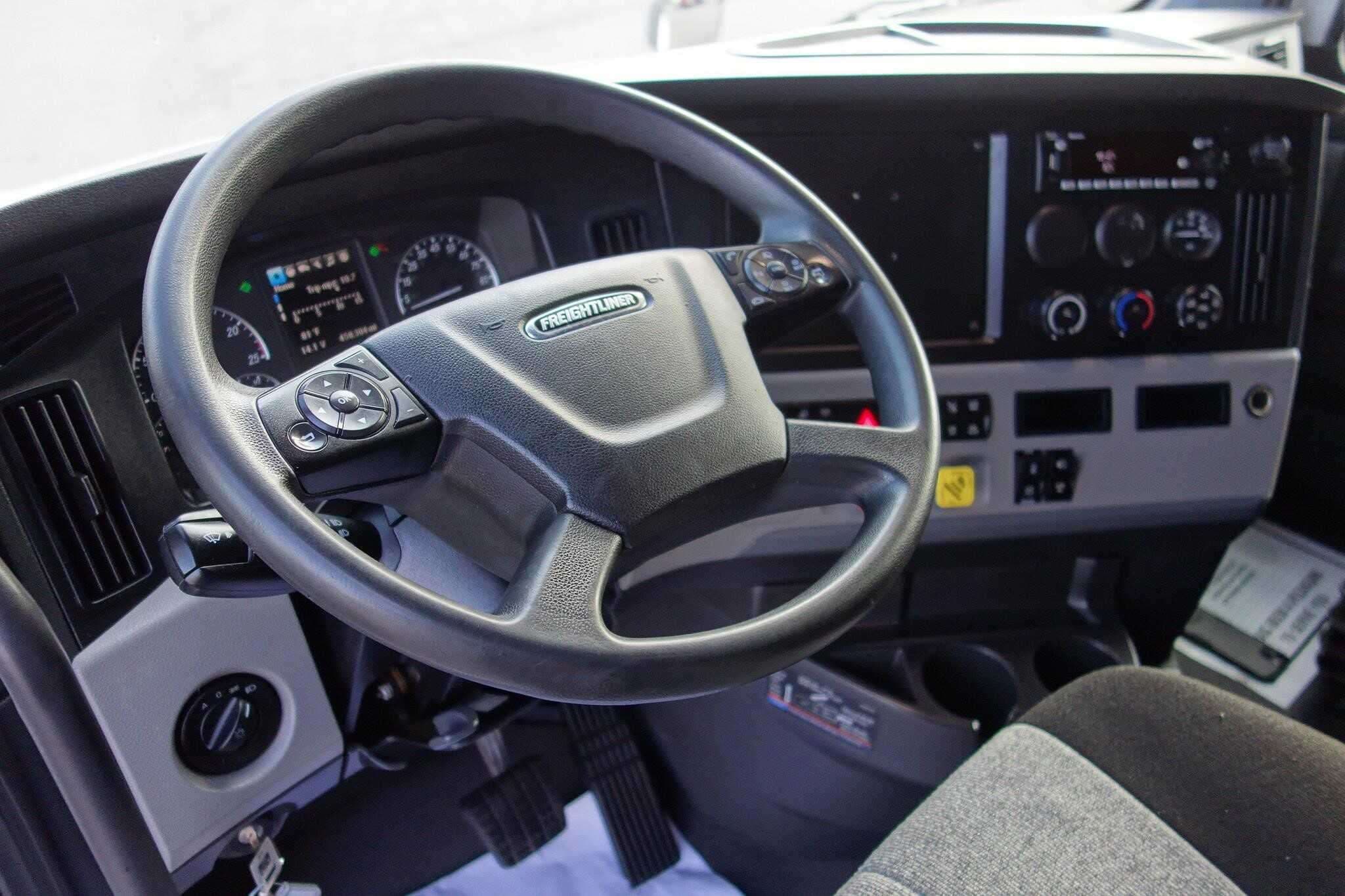 2022 Freightliner Cascadia 126 image 5