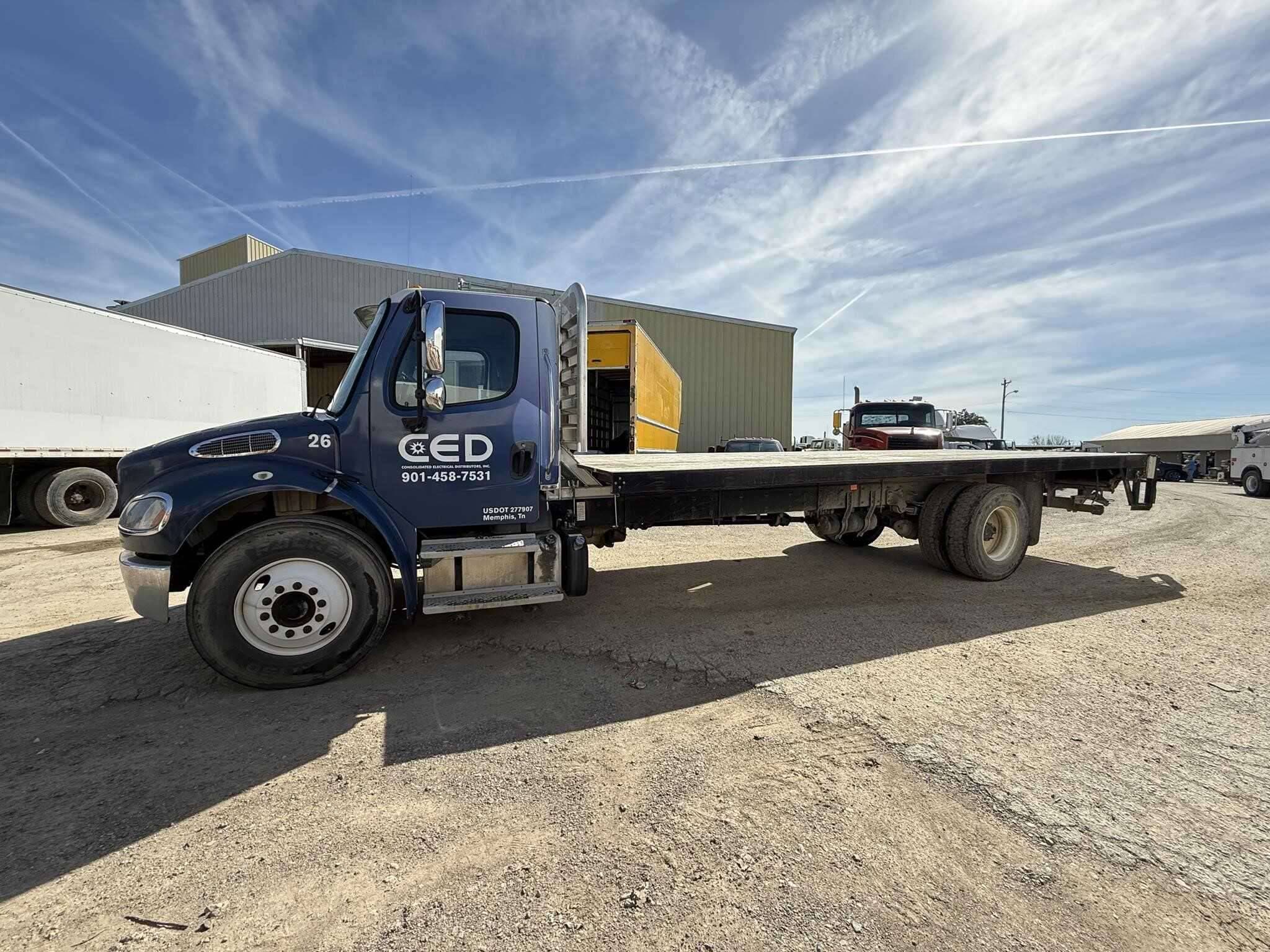 2017 Freightliner M2 image 7