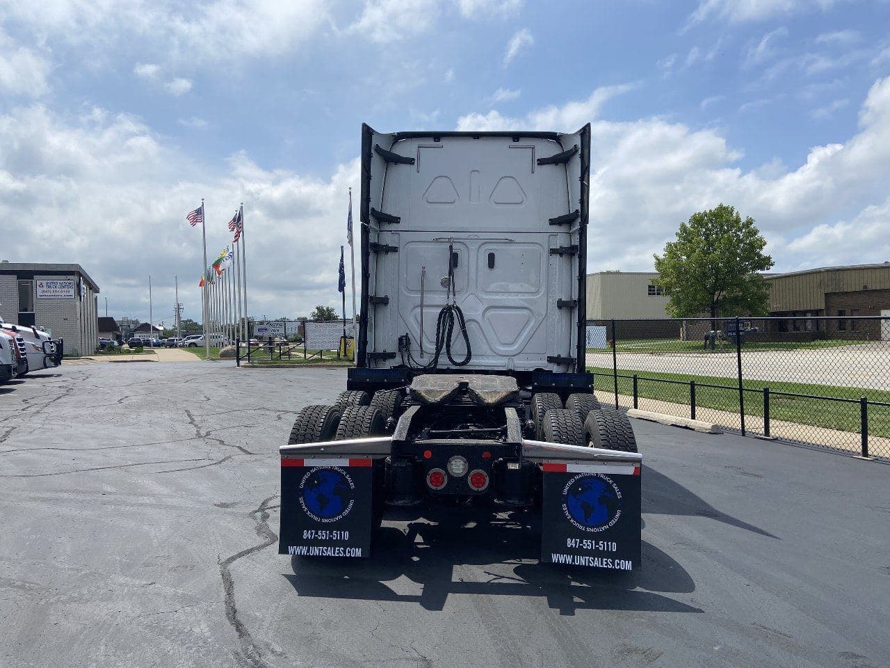 2020 FREIGHTLINER Cascadia CA126 Tandem Axle Sleeper image 5