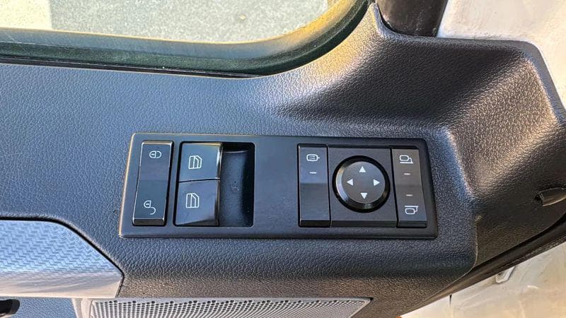 2018 Freightliner Cascadia image 23