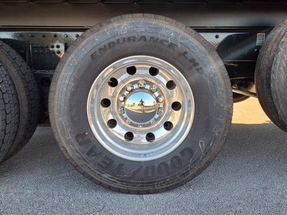 2025 Kenworth T880 image 33