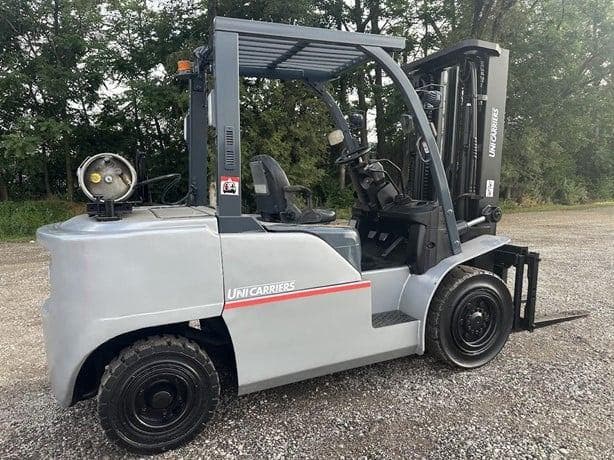 2016 Nissan MJ1F4A50LV image 2