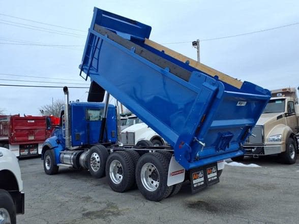 2025 Kenworth T880 image 18