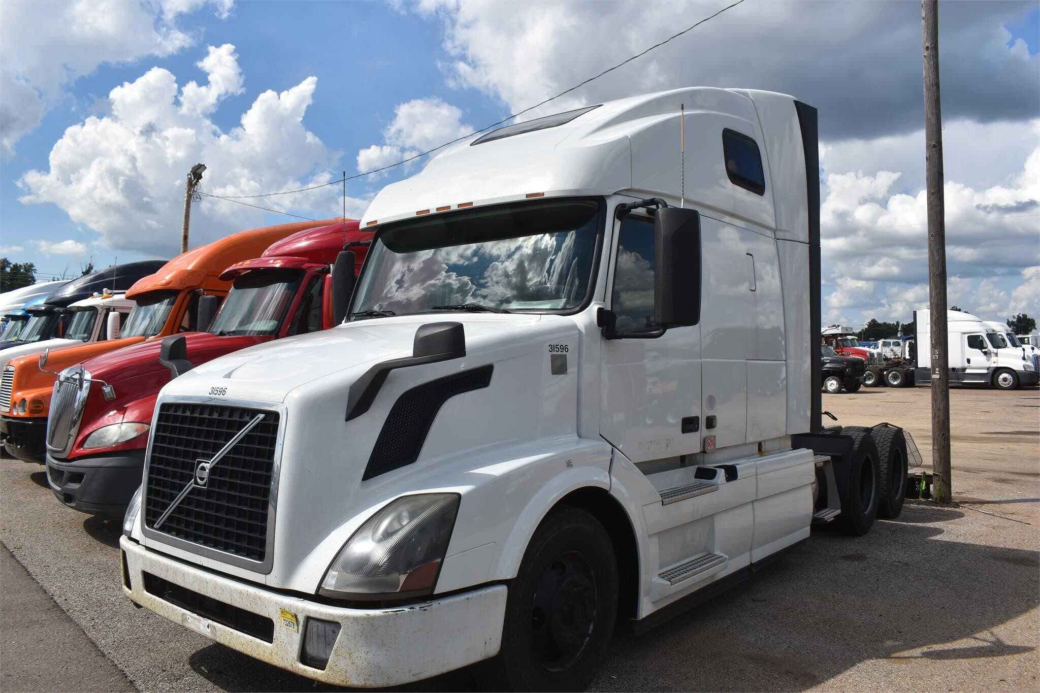 2016 Volvo VNL670 image 1