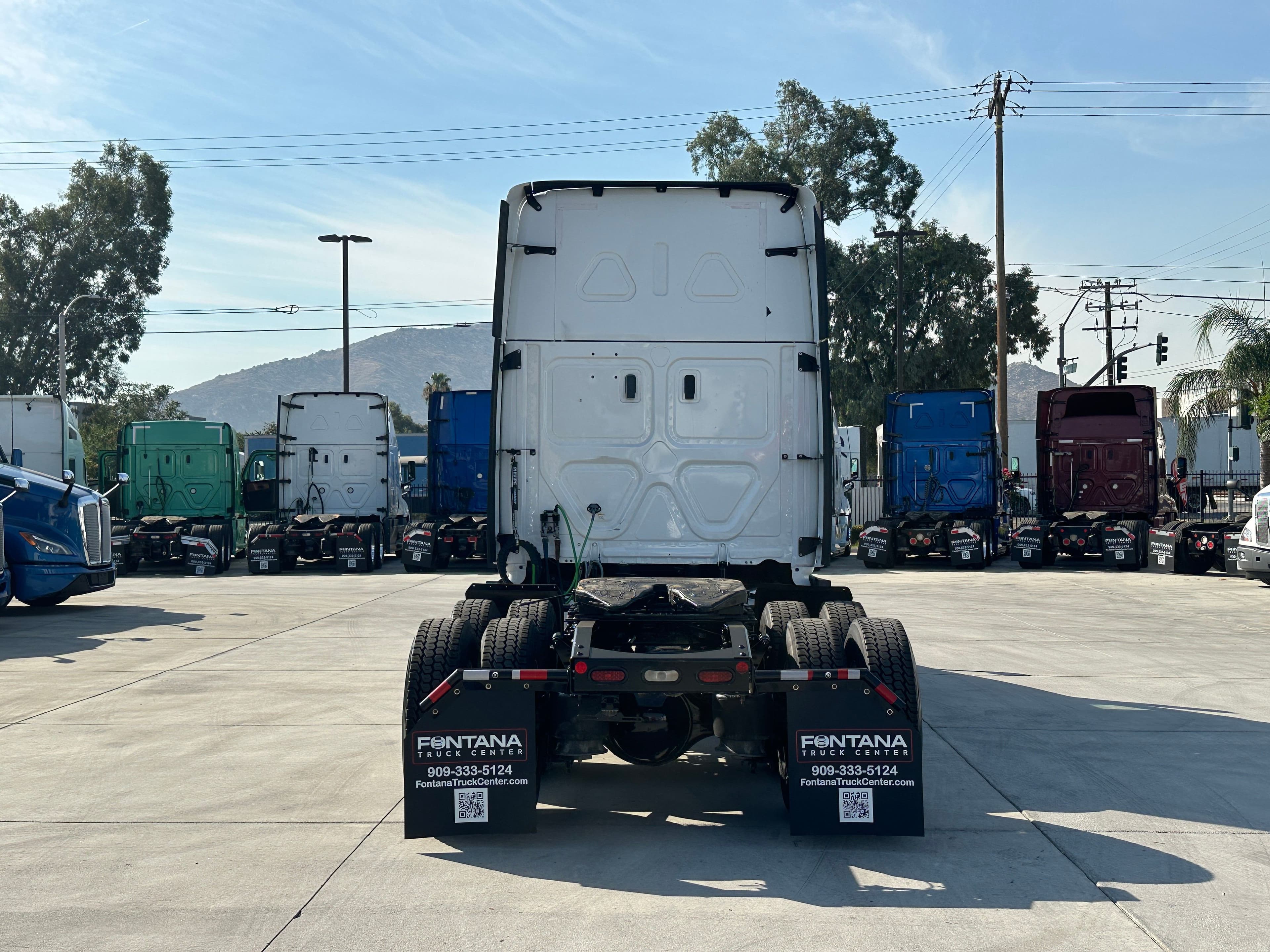 2021 Freightliner Cascadia 126 image 5