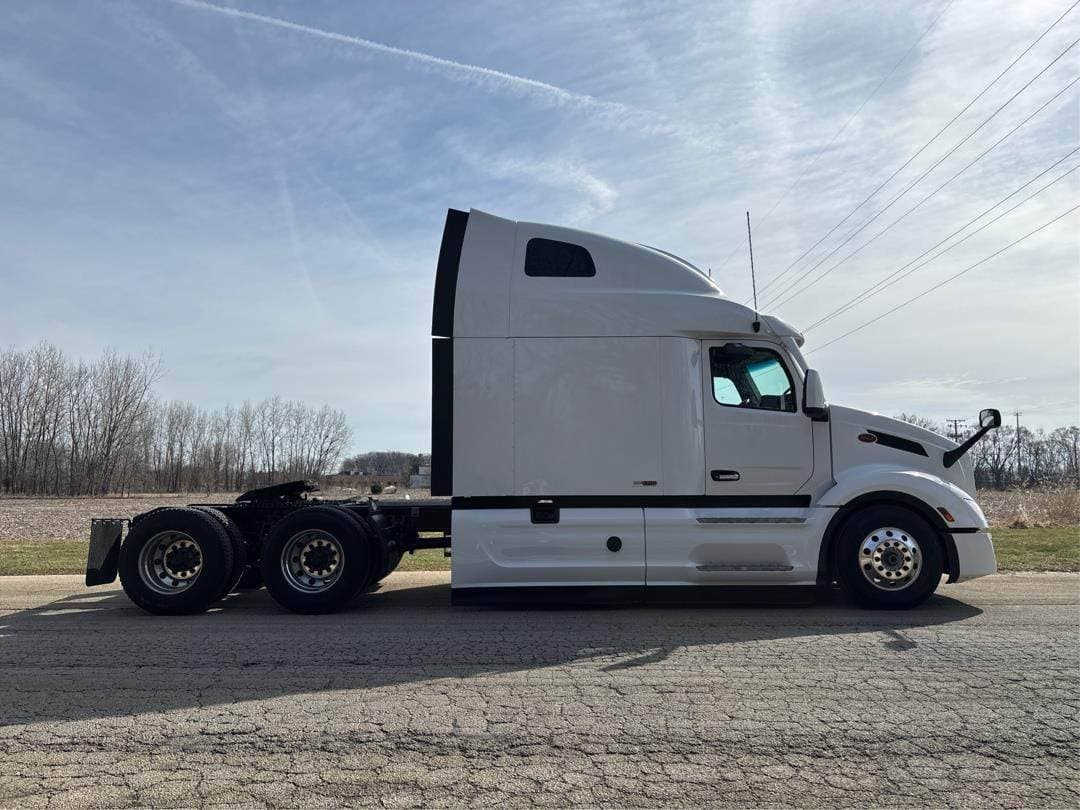 2024 Peterbilt 579 image 7