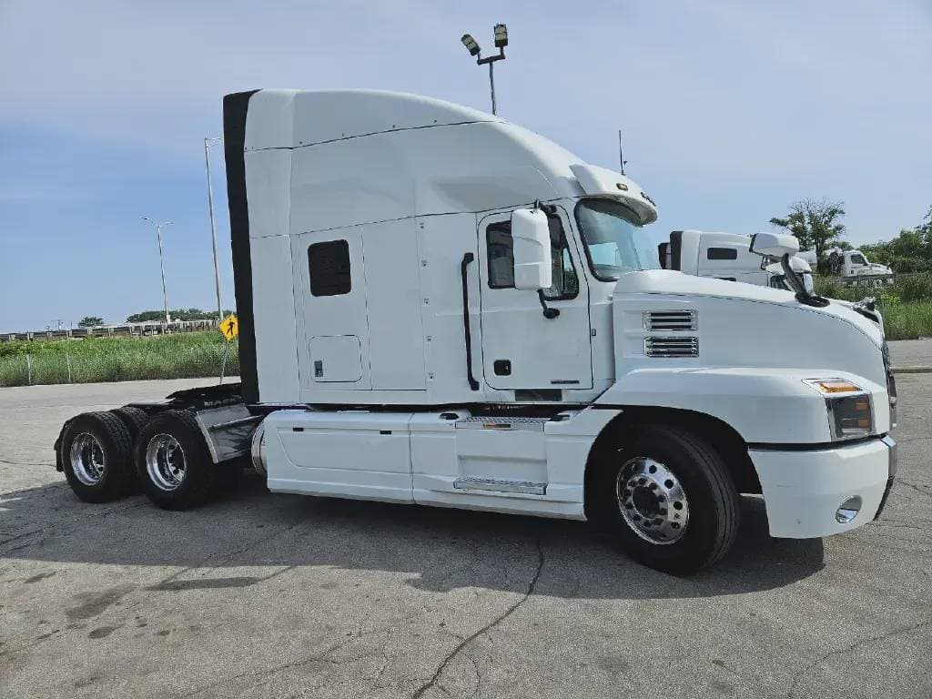 Used 2022 MACK Conventional - Sleeper Truck image 2