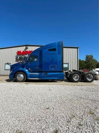 2021 Kenworth T680 image 4