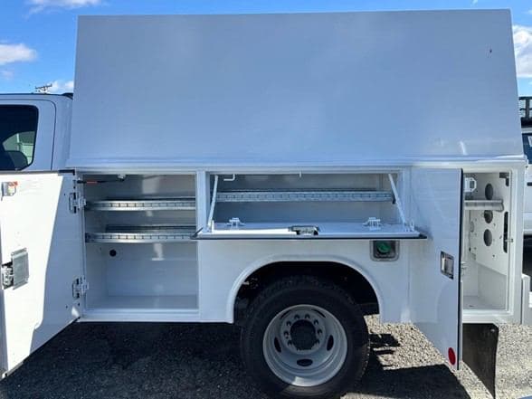 2024 Ford F550 image 10