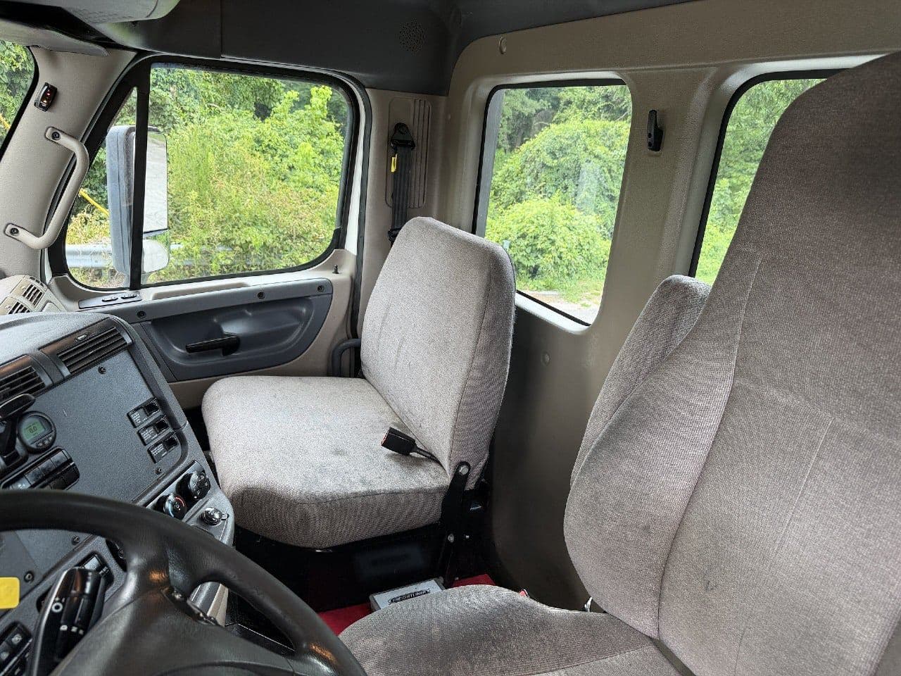 2018 Freightliner Cascadia 125 image 17