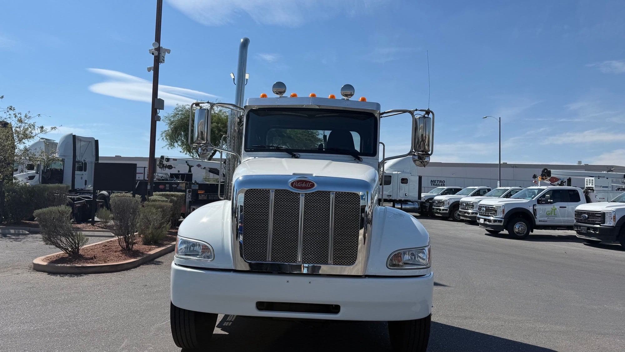 2019 Peterbilt 337 image 3