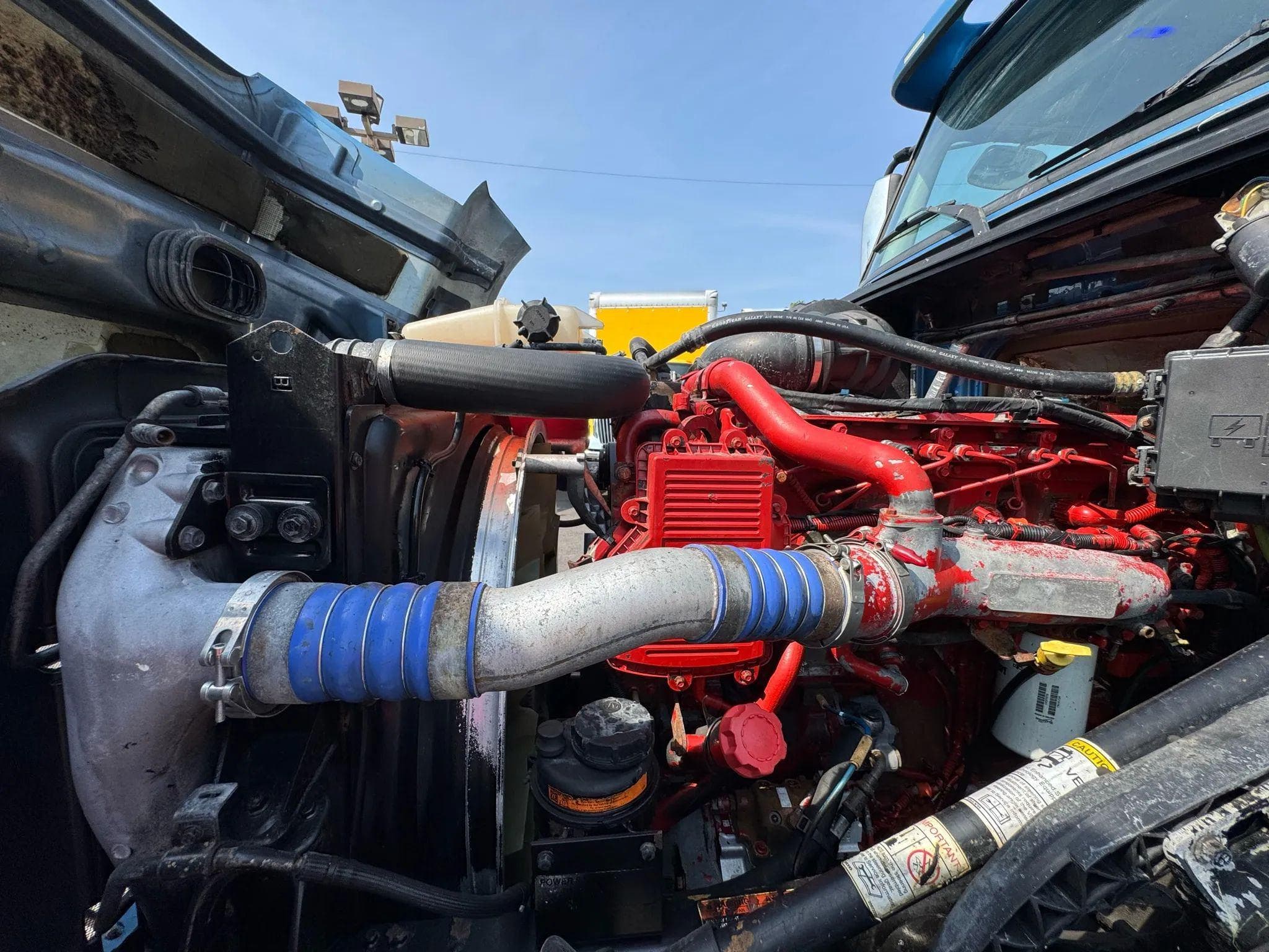 2012 Volvo VNL image 15