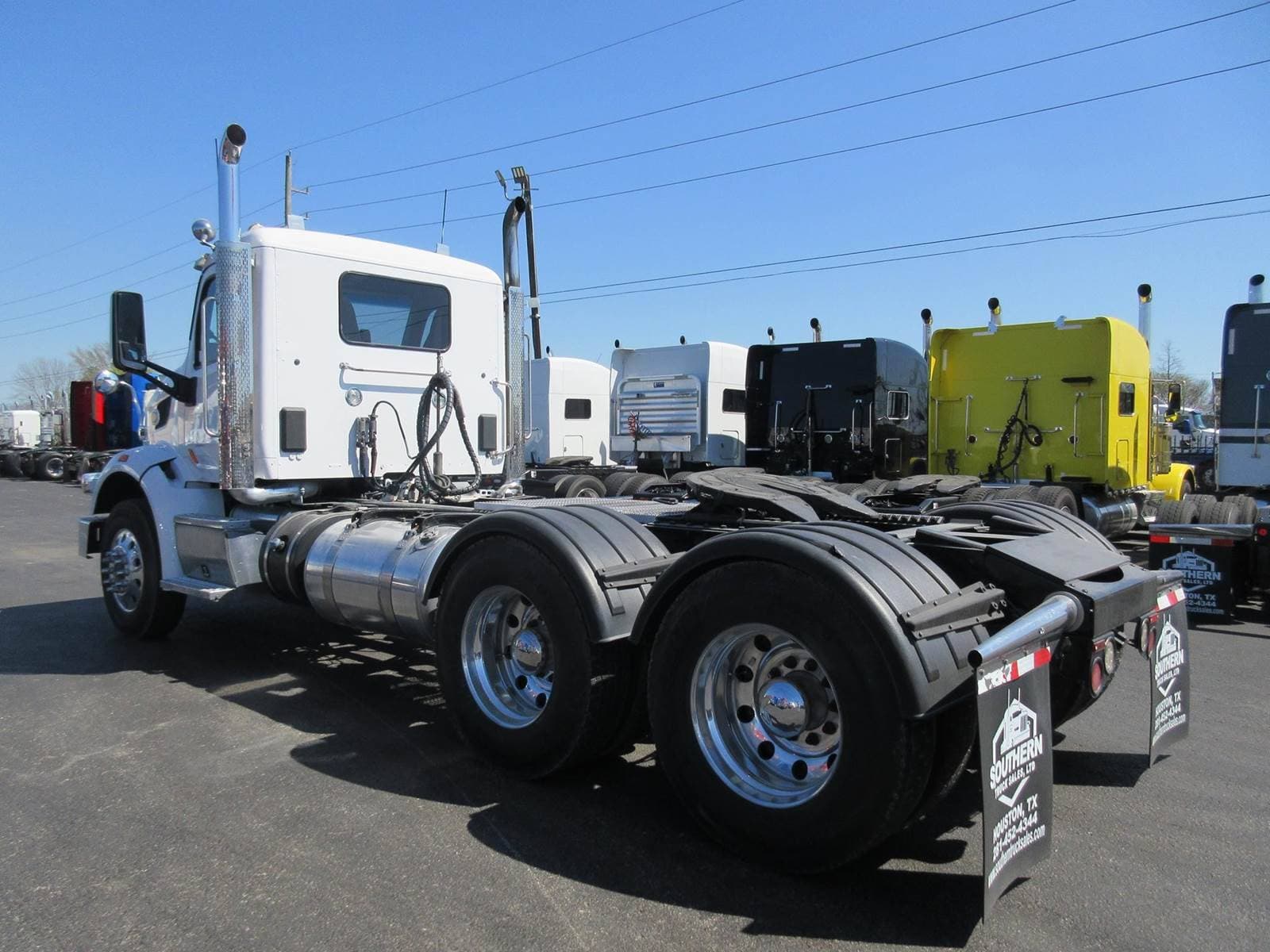 2020 Peterbilt 567 image 3