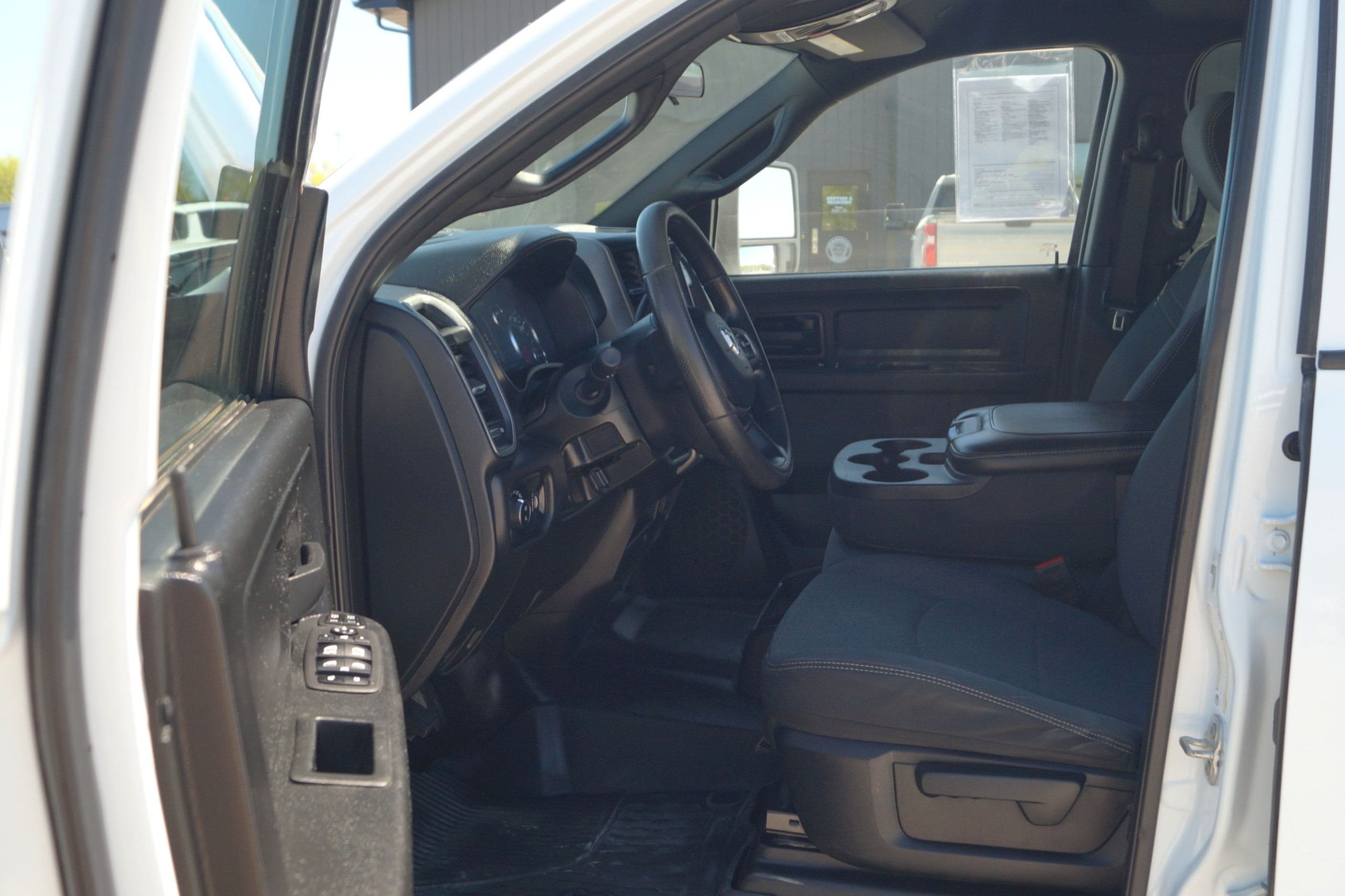 2024 RAM 2500 Tradesman - Service Utility Truck - 4WD 6.7L I6 Cummins image 12