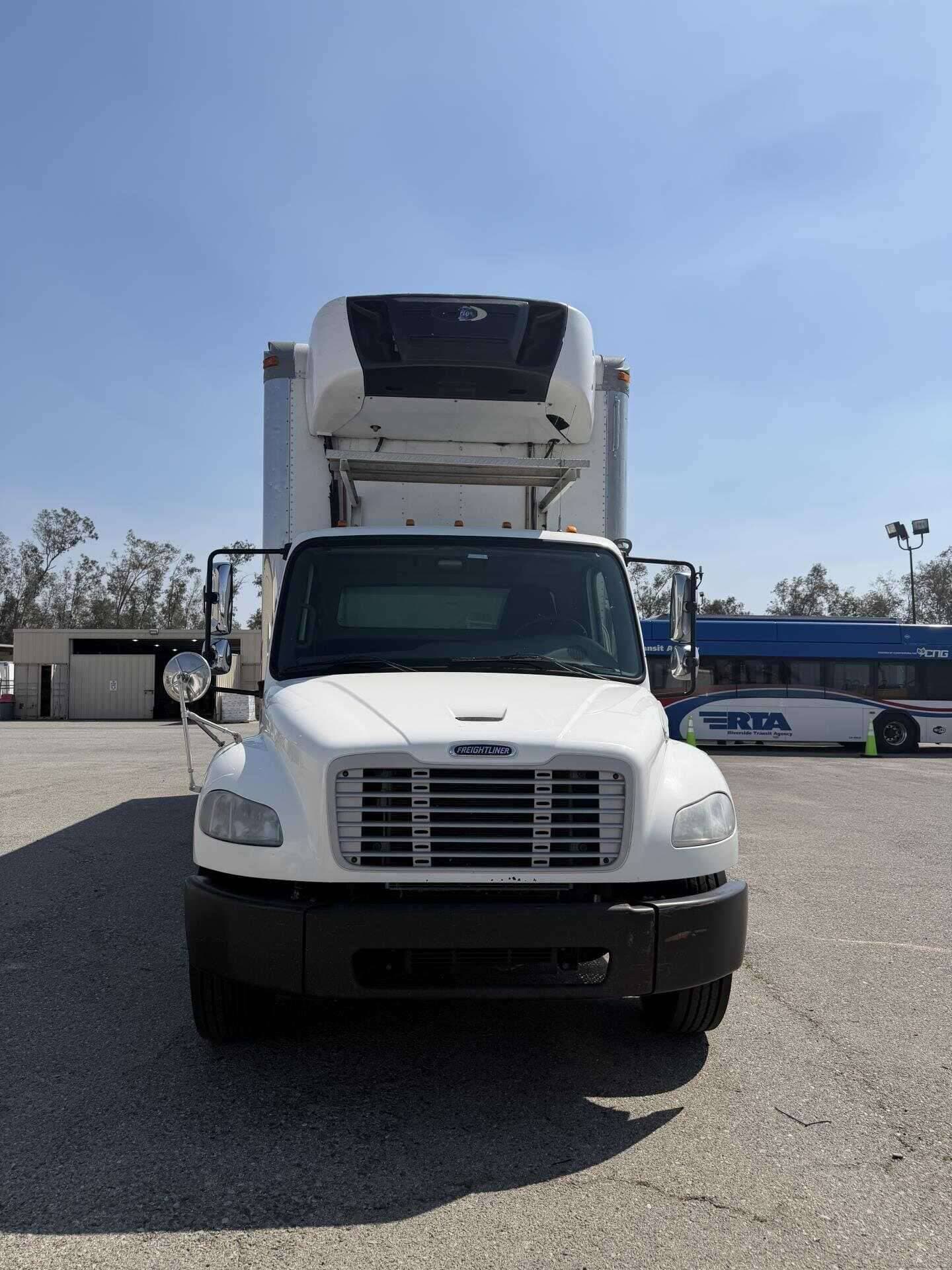 2020 Freightliner M2 image 2