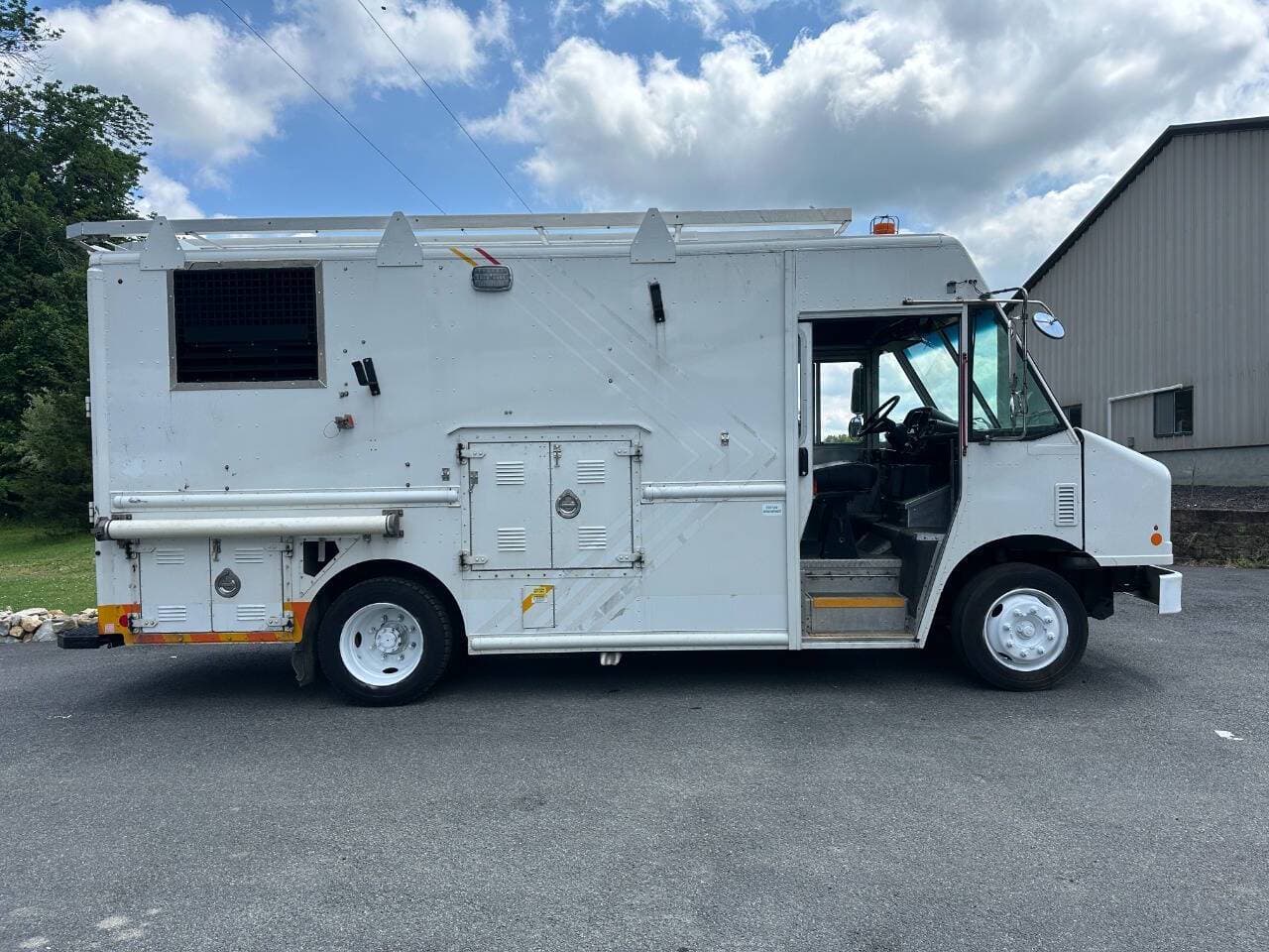 2016 Freightliner MT45 image 14