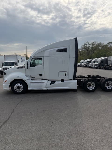 2019 Kenworth T680 image 9