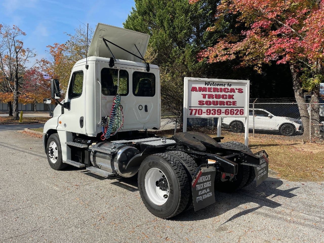 2019 Freightliner Cascadia 125 image 5