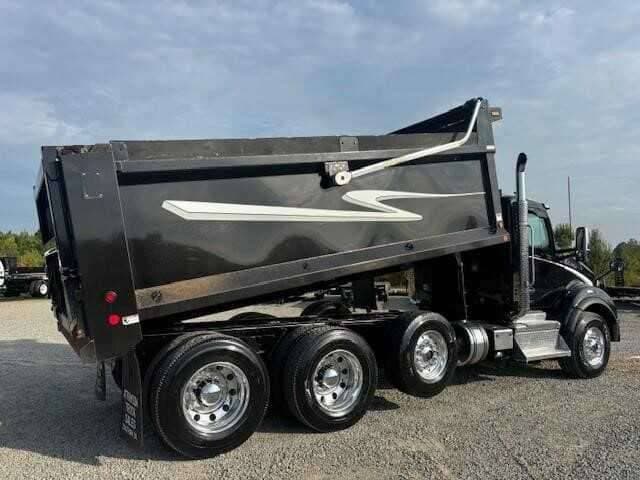 2023 Kenworth T880 image 10