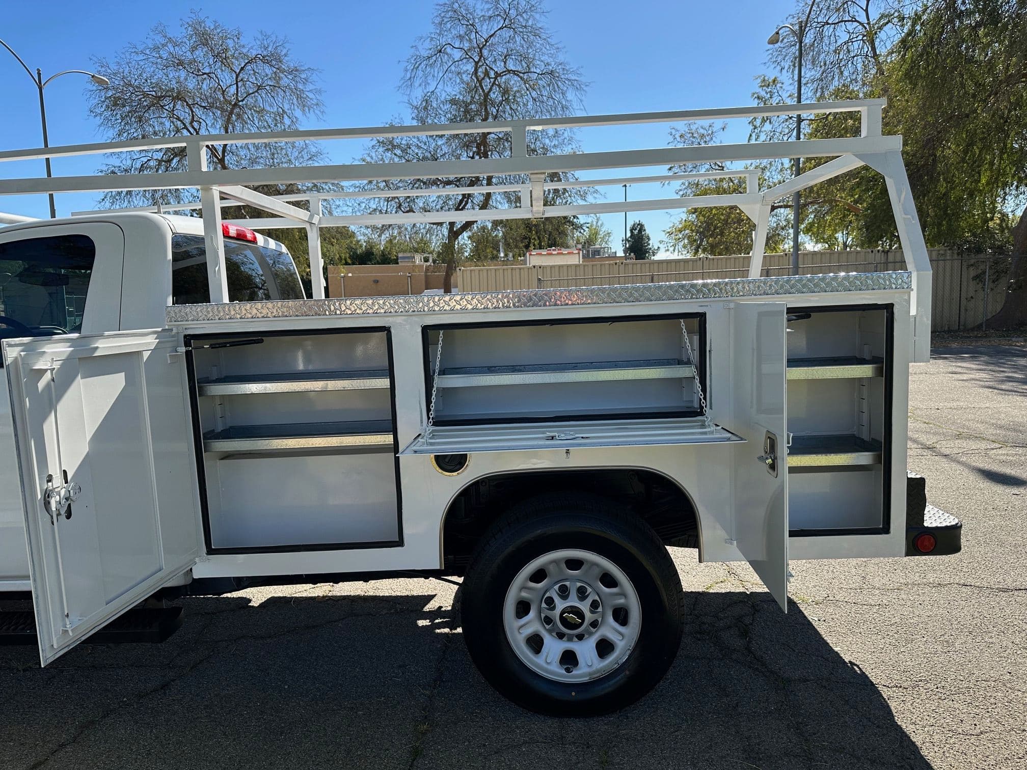 2016 CHEVROLET SILVERADO 2500HD Service Truck 13514 image 16
