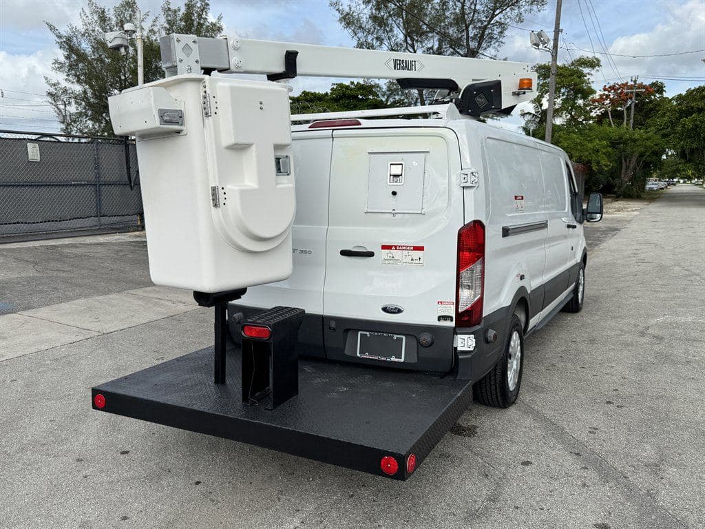 2017 Ford Transit Cargo image 11
