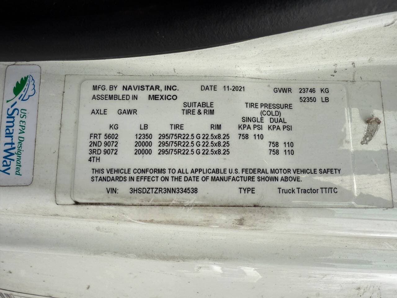 2022 International LT625 image 36