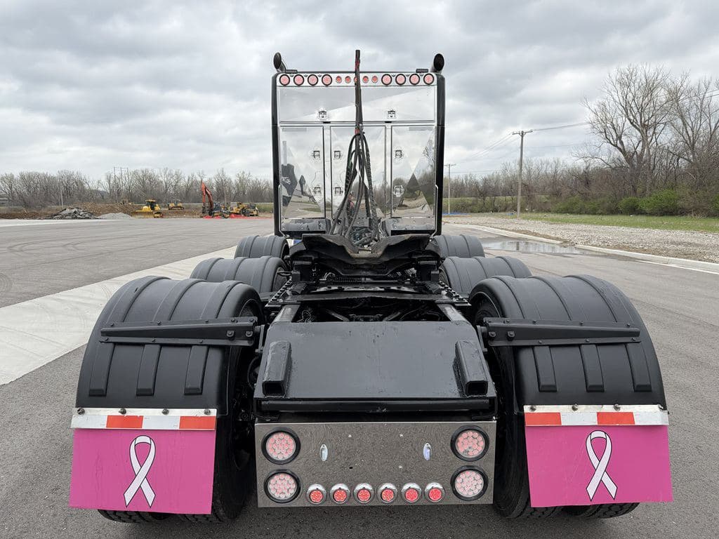 Used 2020 KENWORTH T880 image 2