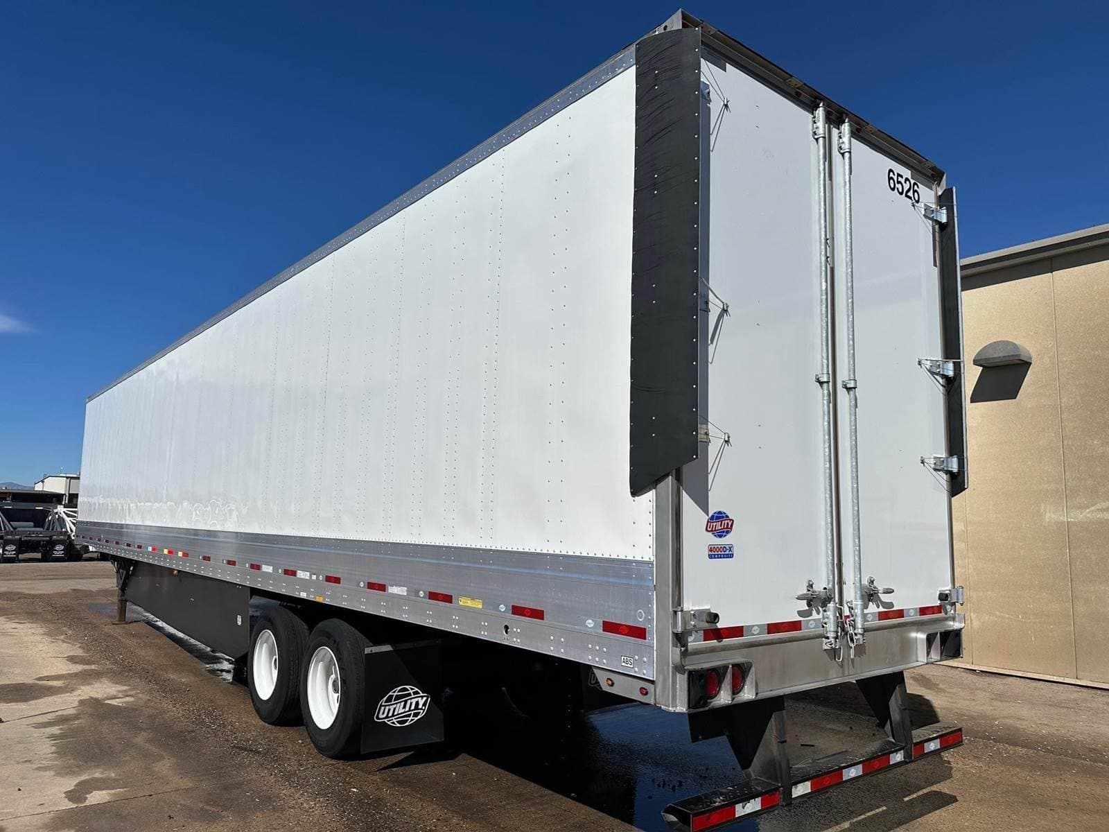 2019 Utility 4000D-X image 9