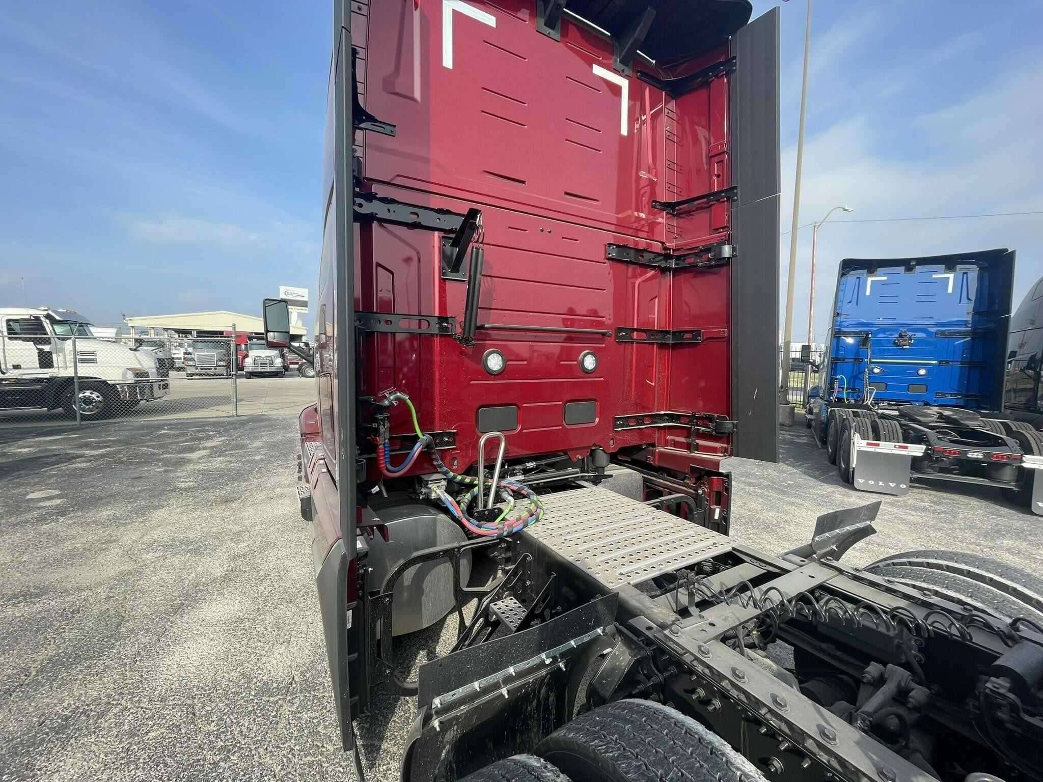 2026 Volvo NEW VNL image 7
