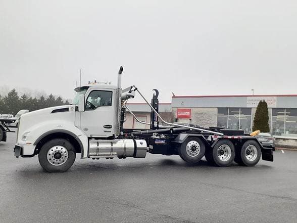 2024 Kenworth T880 image 2