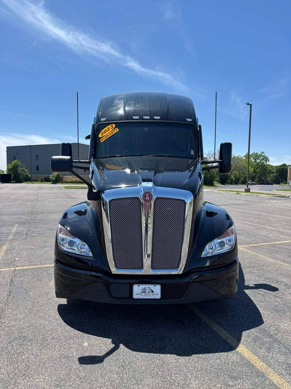2023 Kenworth T680 image 2