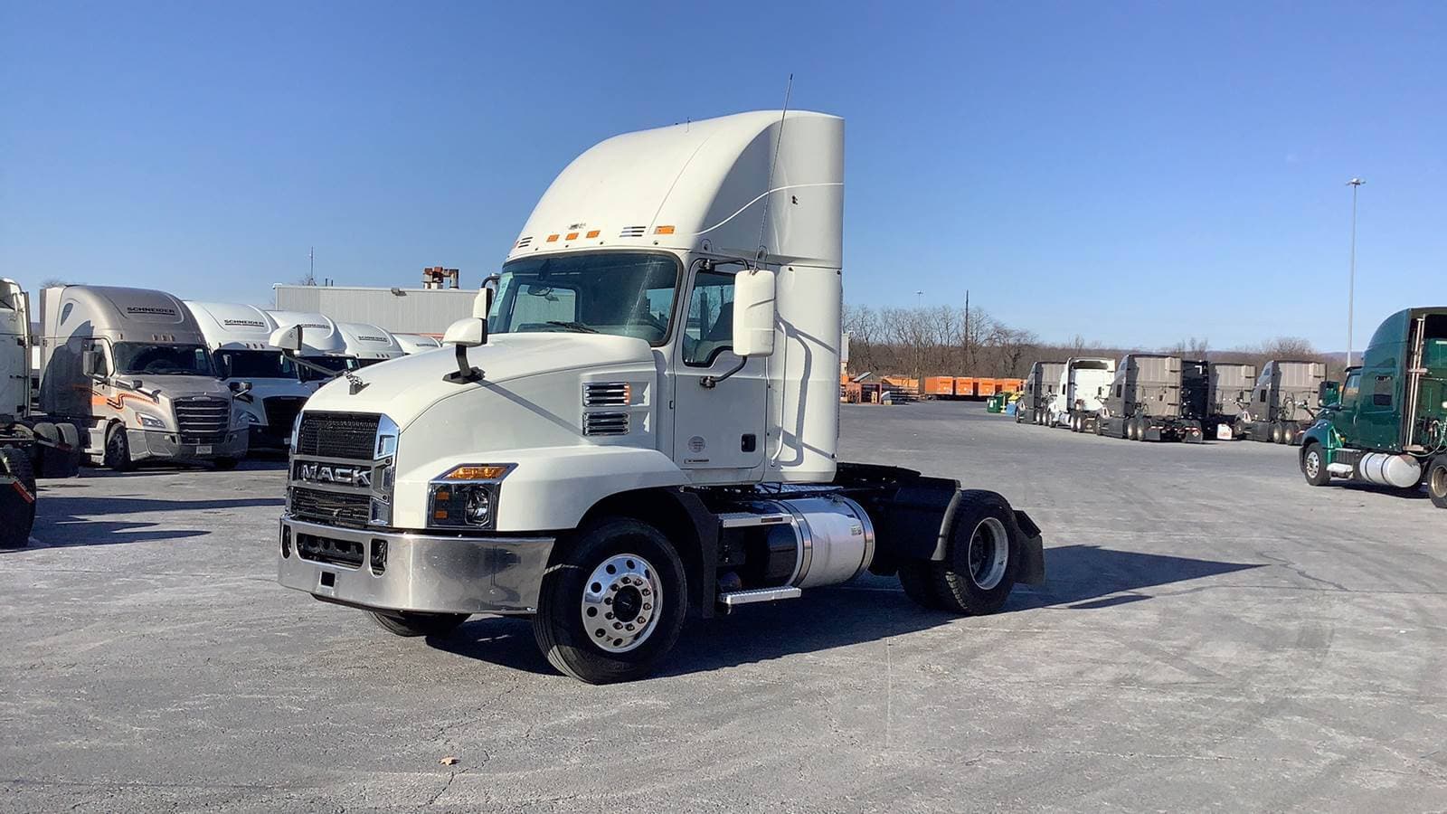 2019 Mack Anthem Day Cab Truck - Mack MP7, Automatic image 12