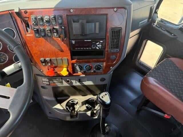 2018 Mack CXU613 Pinnacle image 9