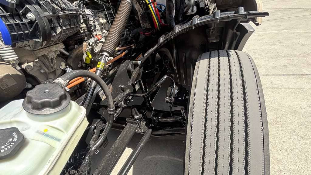 Used 2024 FREIGHTLINER PT126064ST image 17