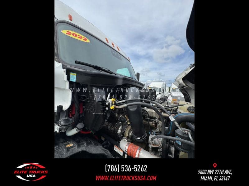 2022 Freightliner Cascadia image 40