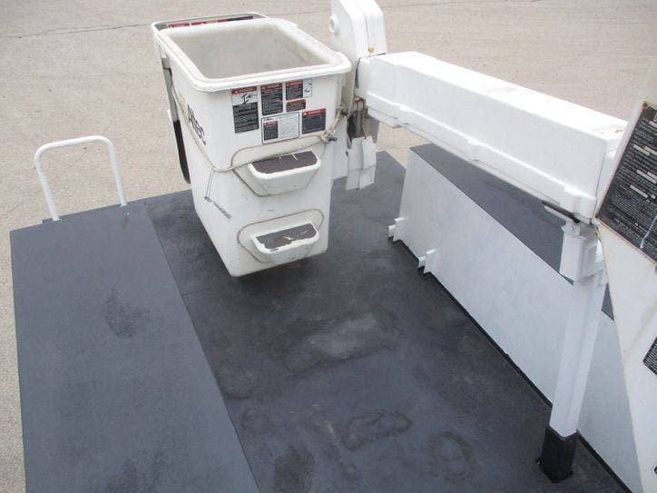 2017 Ford F-550 BUCKET TRUCK 92K MILES image 29