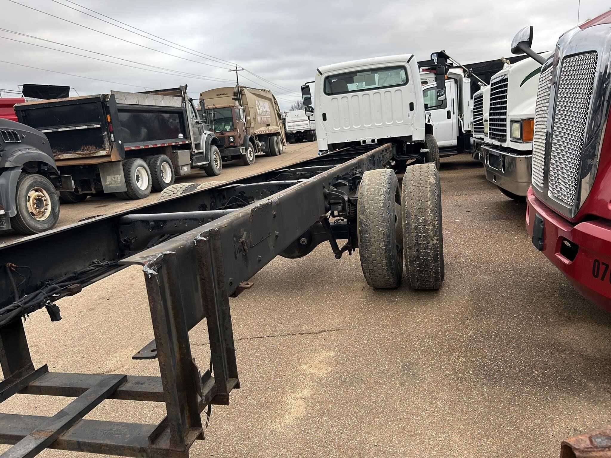 2017 Freightliner M2 image 5
