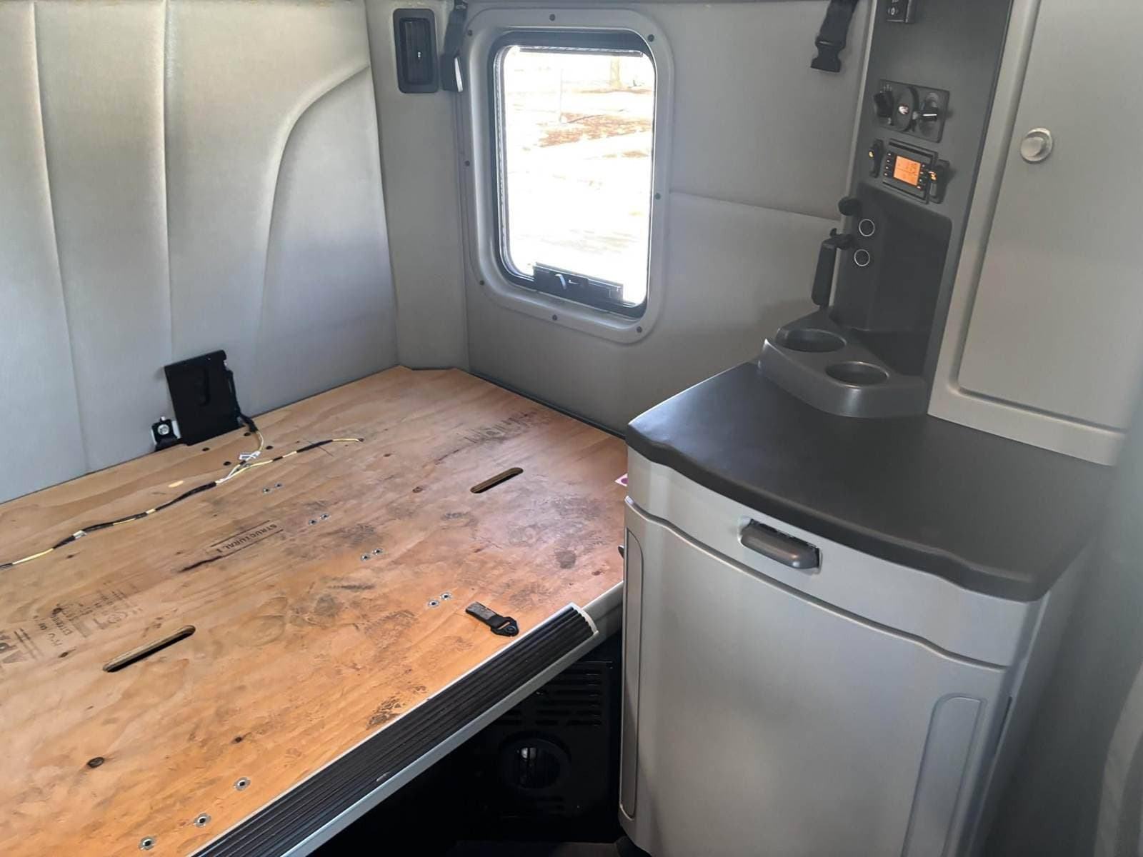2021 Peterbilt 579 image 10