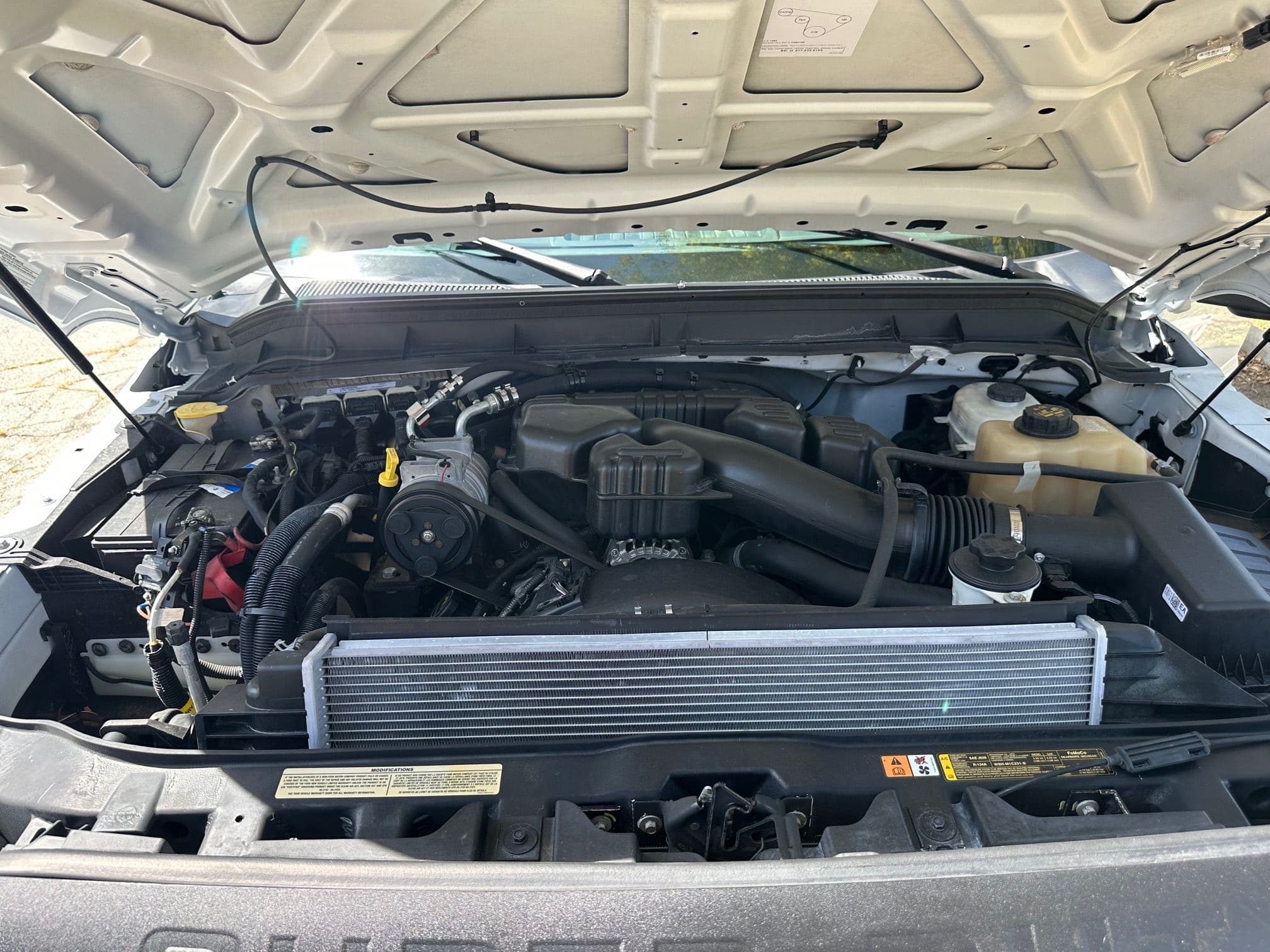 2016 Ford F-350 Reefer Box Truck with Liftgate image 45