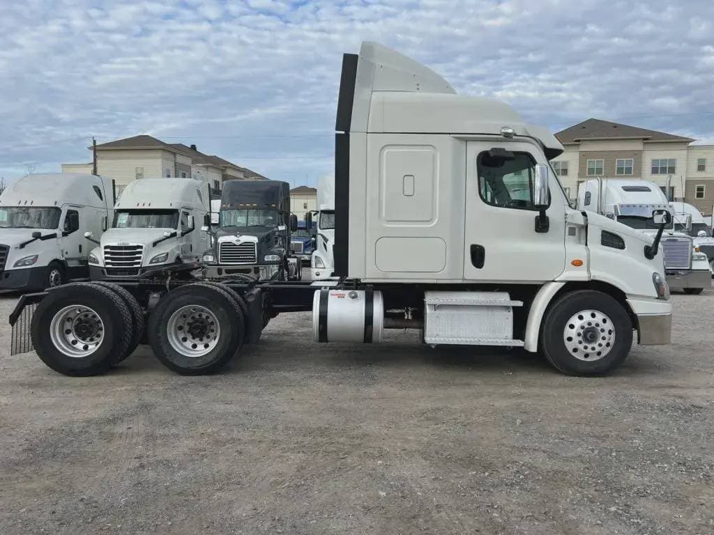 2019 Freightliner Cascadia 113 image 7