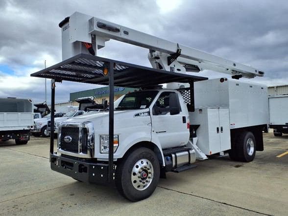 2025 Ford 4143D image 2