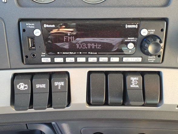 2025 Kenworth T880 image 17