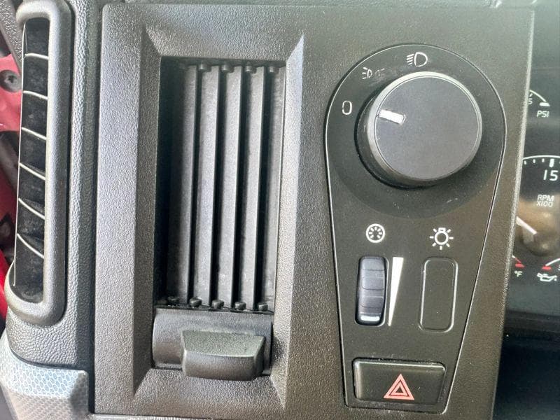 2020 Volvo VNL image 20