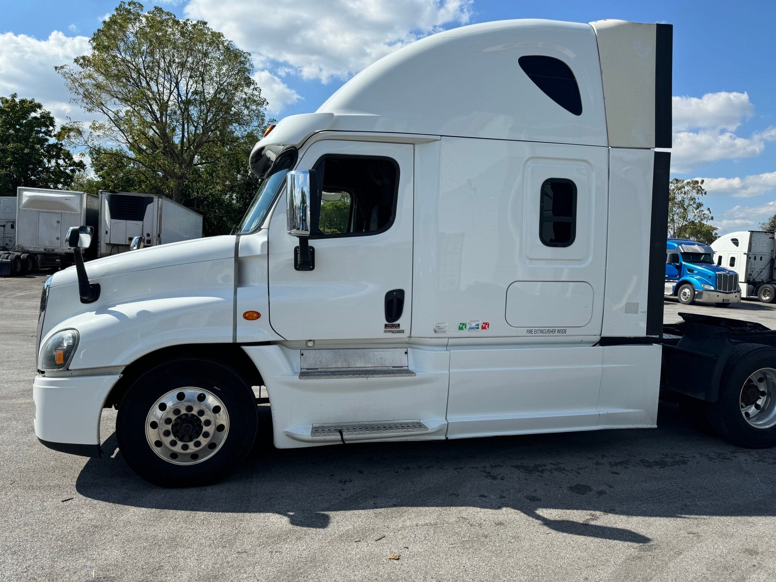 2016 Freightliner Cascadia 125 image 3
