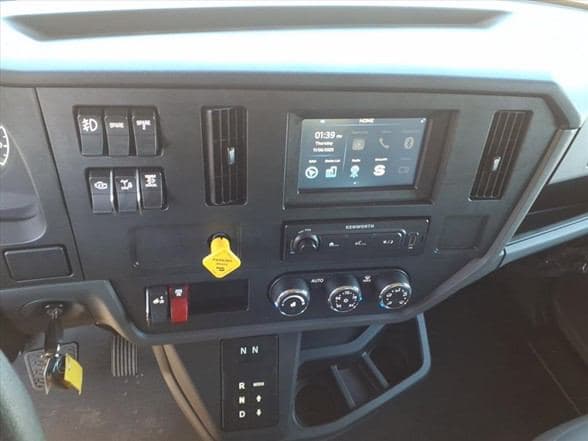 2026 Kenworth T280 image 14